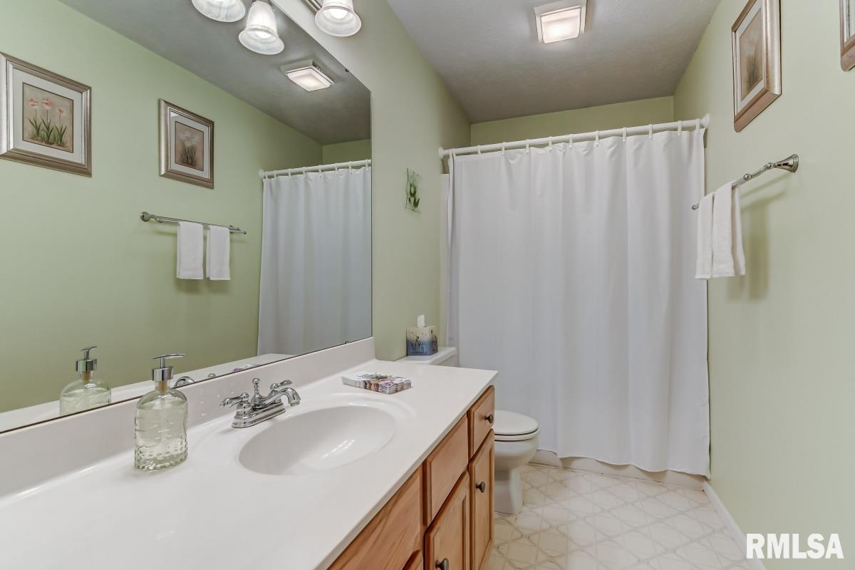 3325 Blueberry Lane Springfield, IL 62711 - Photo 27 of 36 Gallery Image 27