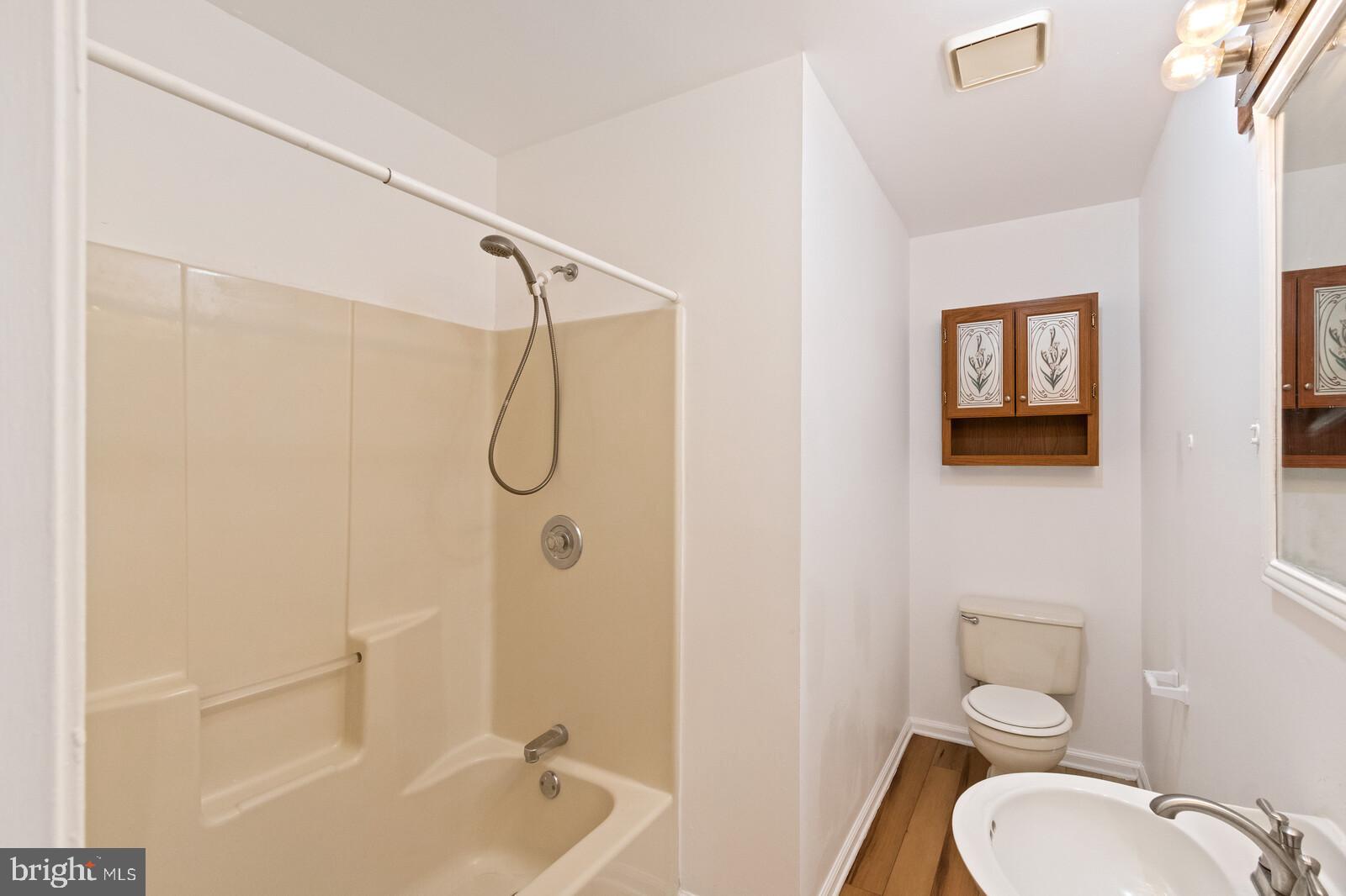 18 Lea Road Colonial Beach, VA 22443 - Photo 18 of 26 Master Bath