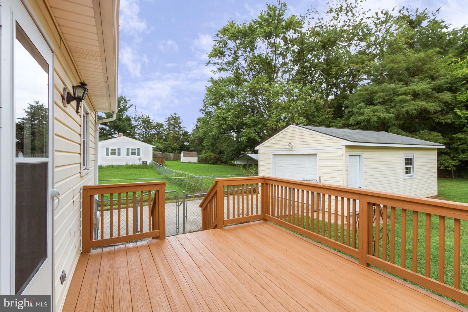 18 Lea Road Colonial Beach, VA 22443 - Photo 20 of 26 Back Deck