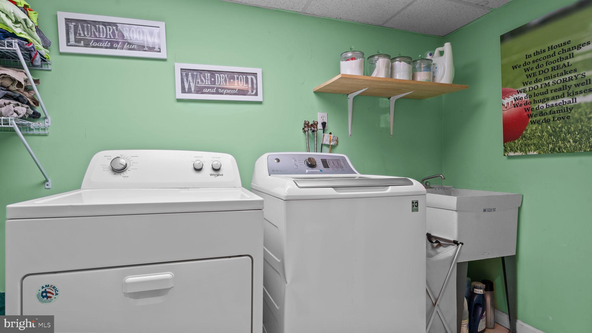 526 Palmer Road Conshohocken, PA 19428 - Photo 25 of 31 a utility room with dryer and washer