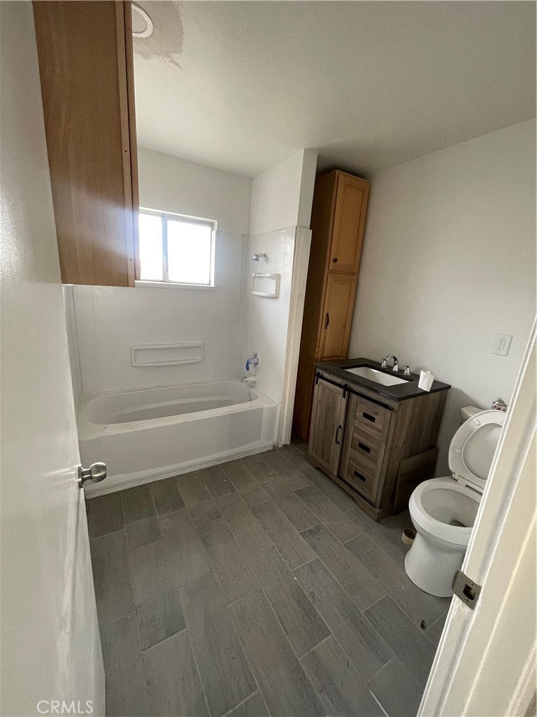 2845 Del Rosa Road Phelan, CA 92371 - Photo 6 of 15 Bathroom