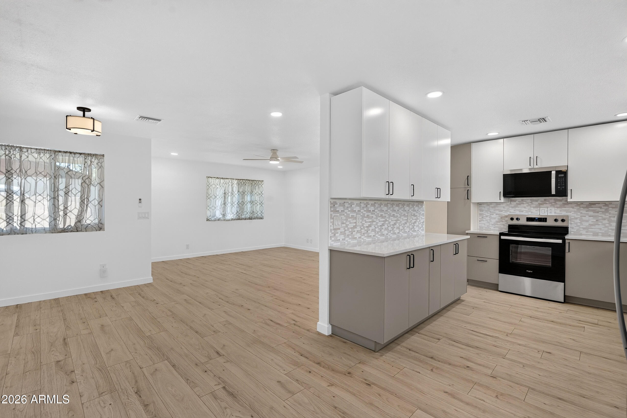 2351 South Royal Palm Road Apache Junction, AZ 85119 - Photo 4 of 19 Kitchen Great Room