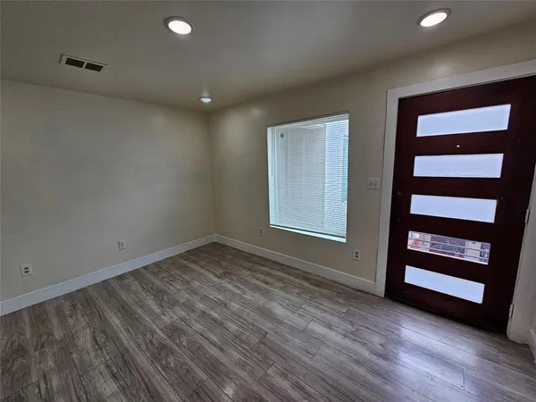 $1,495 | 4806 Virginia Avenue, Unit 203, Dallas, TX 75204