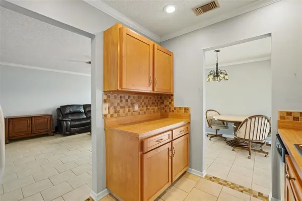 $122,500 | 401 Finchley Court, Unit A, Sun City Center, FL 33573