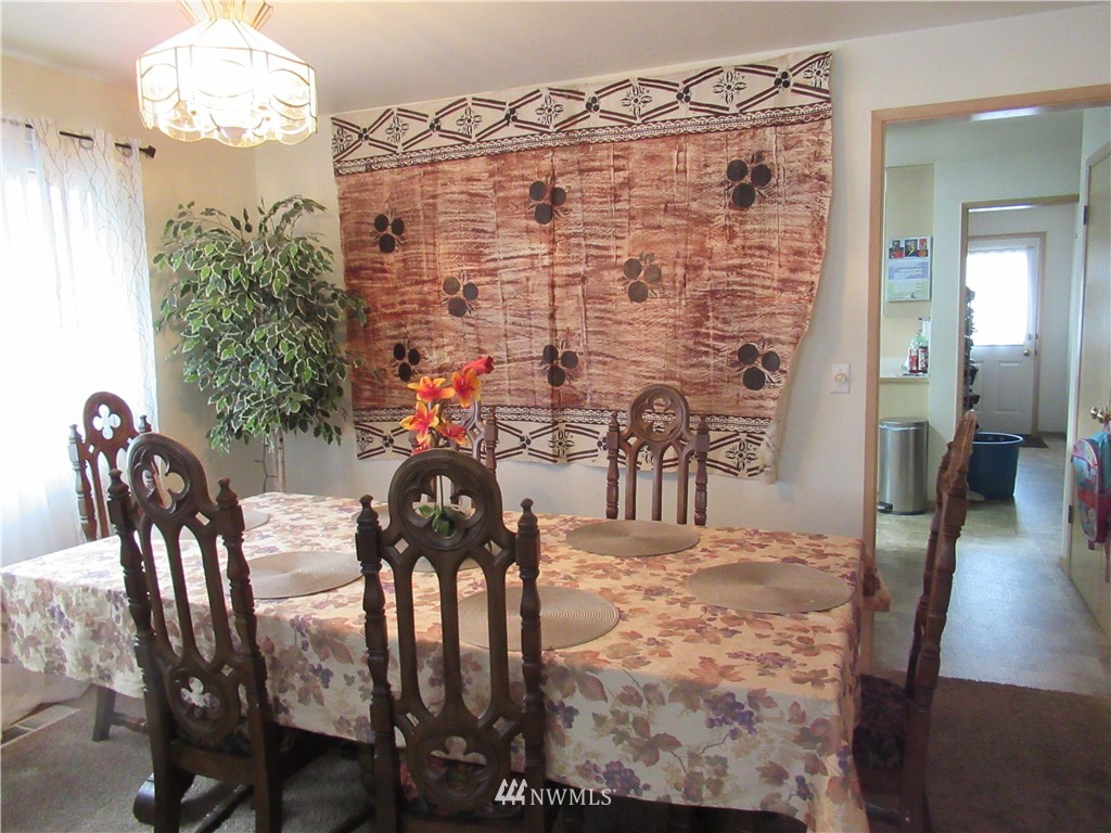 3314 Rockefeller Avenue Everett, WA 98201 - Photo 5 of 21