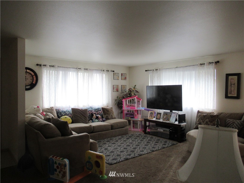 3314 Rockefeller Avenue Everett, WA 98201 - Photo 6 of 21
