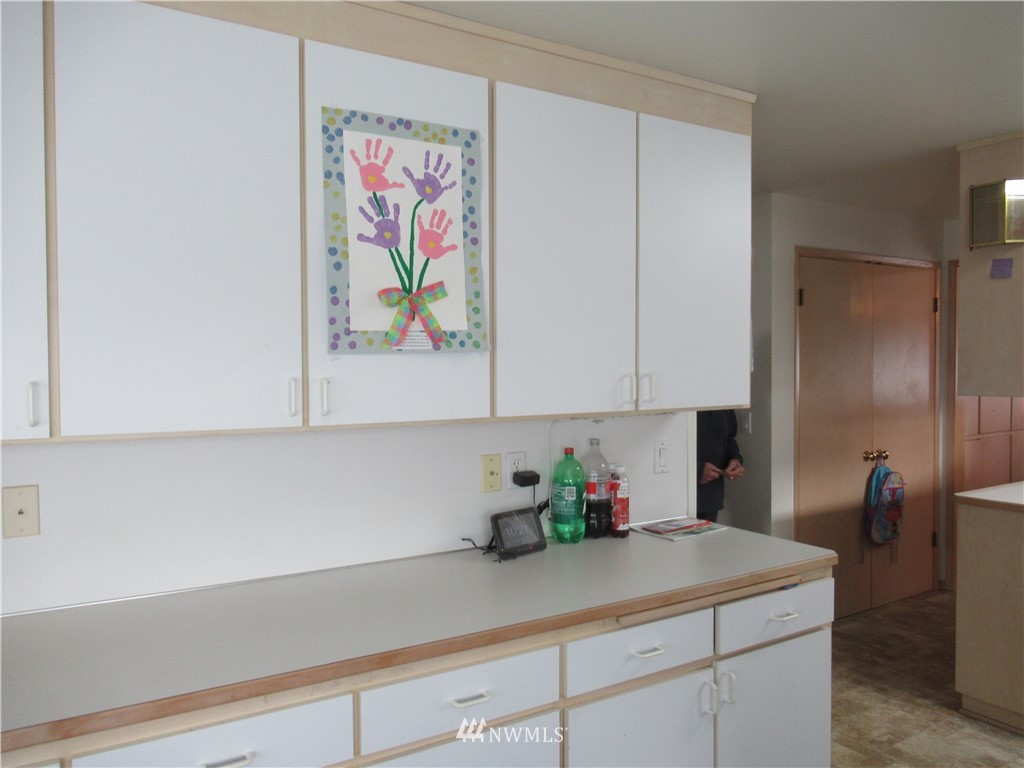 3314 Rockefeller Avenue Everett, WA 98201 - Photo 8 of 21