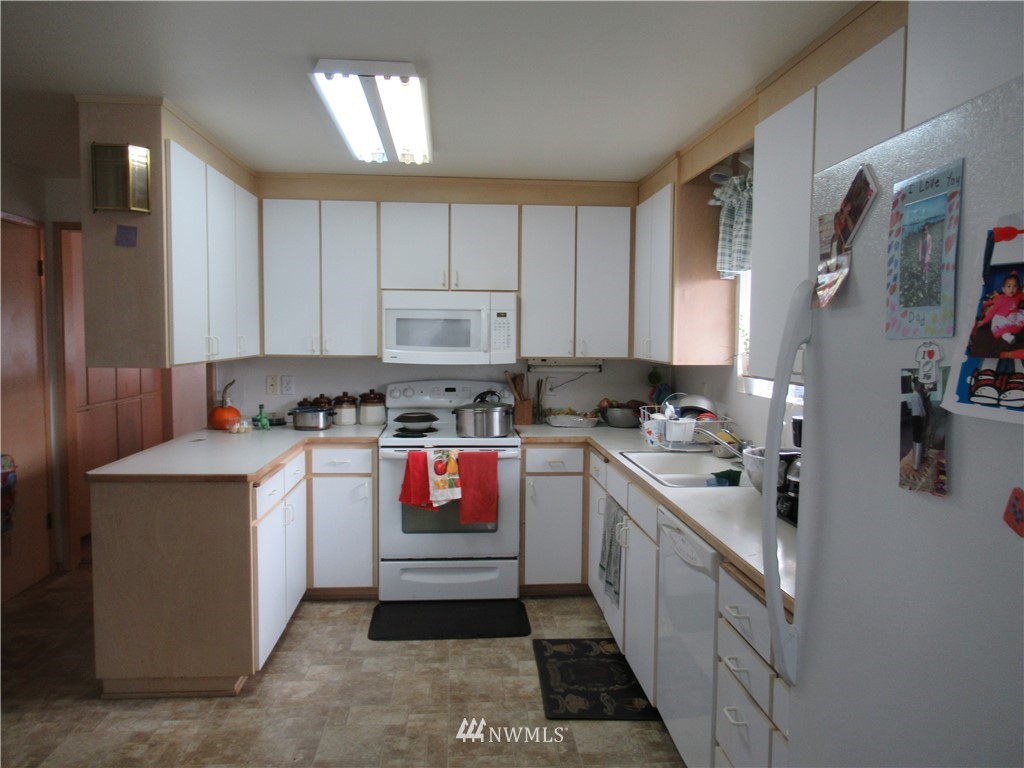 3314 Rockefeller Avenue Everett, WA 98201 - Photo 9 of 21