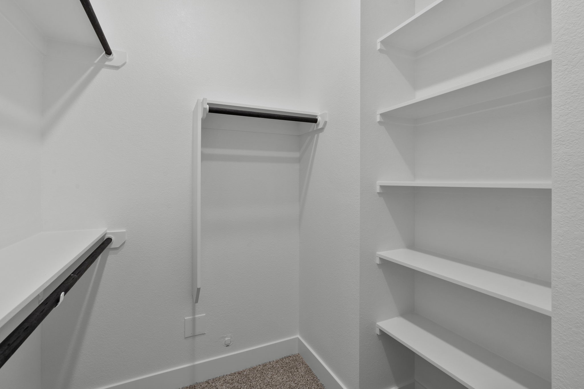 5231 Celestial Court Iowa Colony, TX 77583 - Photo 24 of 37 a hallway with closet