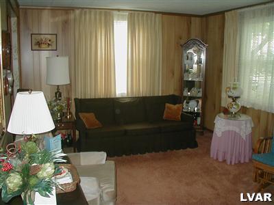 432 Birch Road Hellertown, PA 18055 - Photo 3 of 9 Gallery Image 3