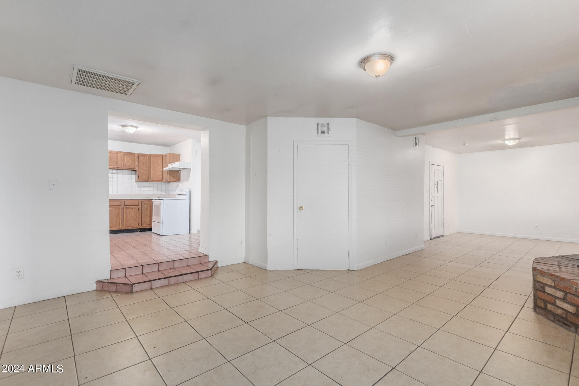 2730 West Ruth Avenue Phoenix, AZ 85051 - Photo 8 of 45 0011-08-Ruth