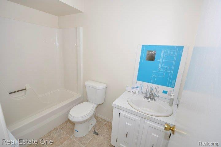 4955-9 Fisher Road Howell, MI 48855 - Photo 14 of 19 Full Bath Unit B
