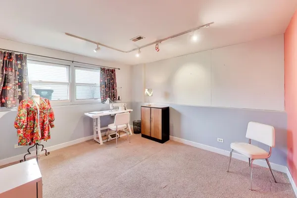 $550,000 | 2819 North Kennicott Avenue, Arlington Heights, IL 60004