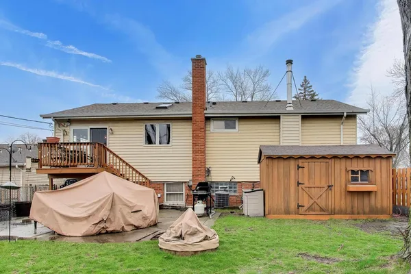 $550,000 | 2819 North Kennicott Avenue, Arlington Heights, IL 60004