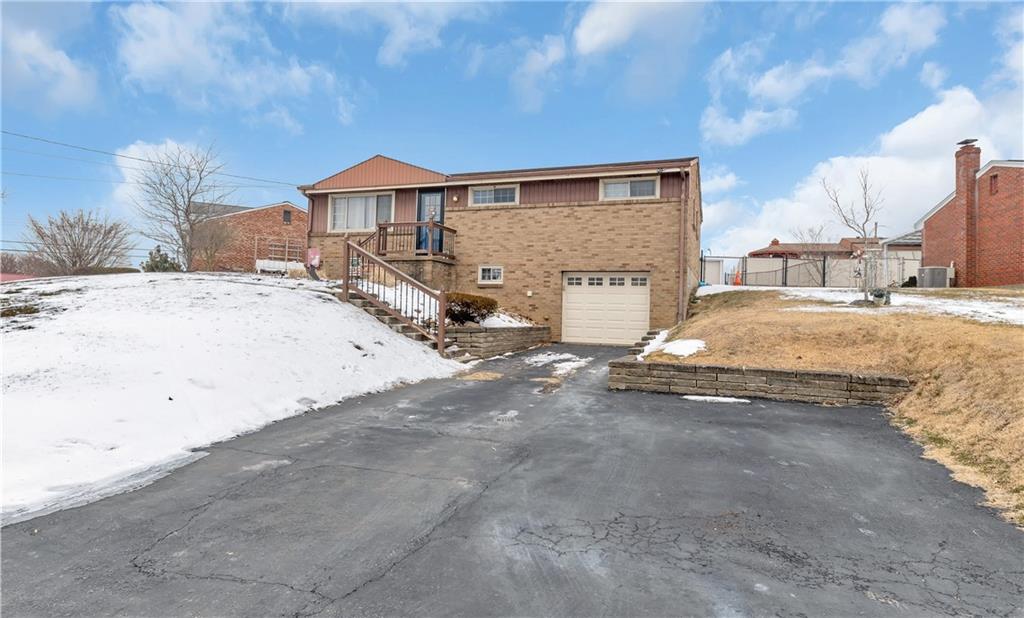 190 William Circle McKees Rocks, PA 15136 - Photo 2 of 22 Gallery Image 2