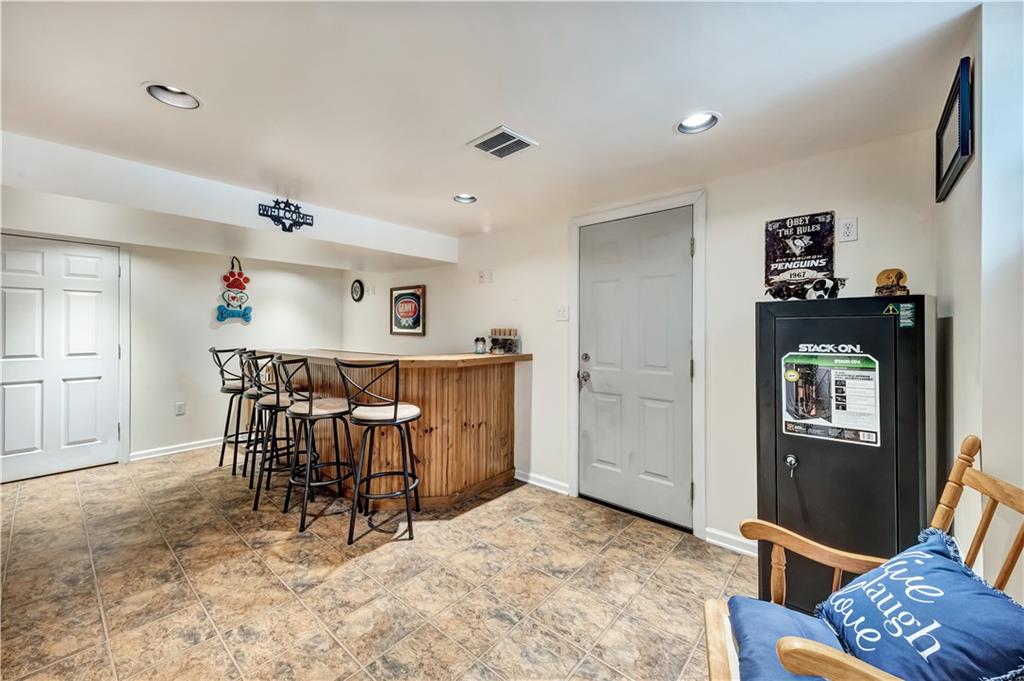 190 William Circle McKees Rocks, PA 15136 - Photo 16 of 22 Gallery Image 16