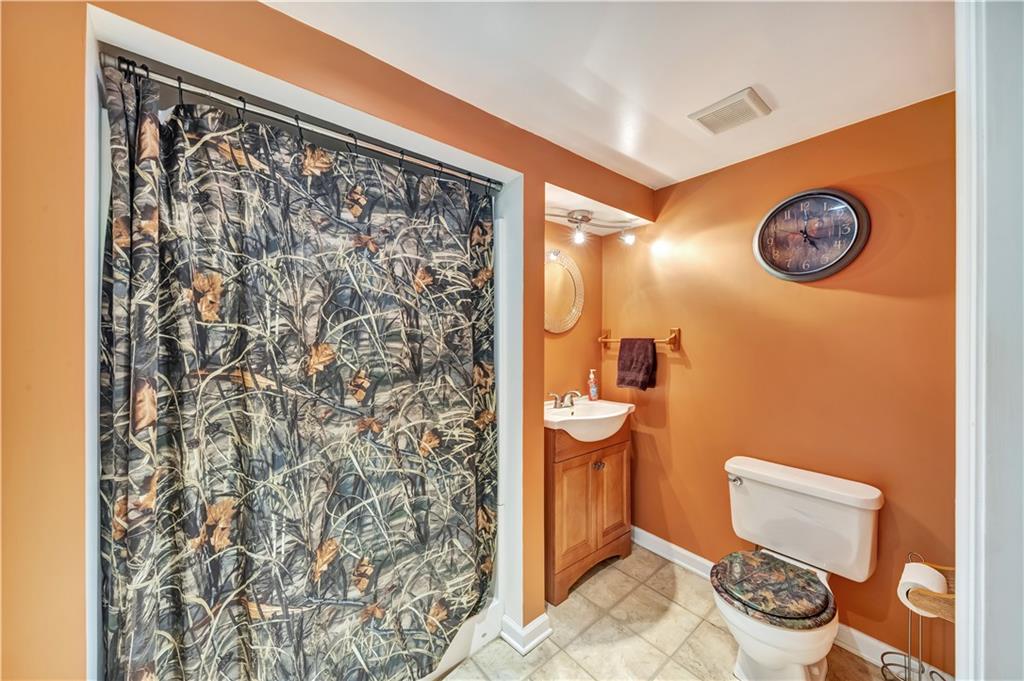 190 William Circle McKees Rocks, PA 15136 - Photo 18 of 22 Gallery Image 18