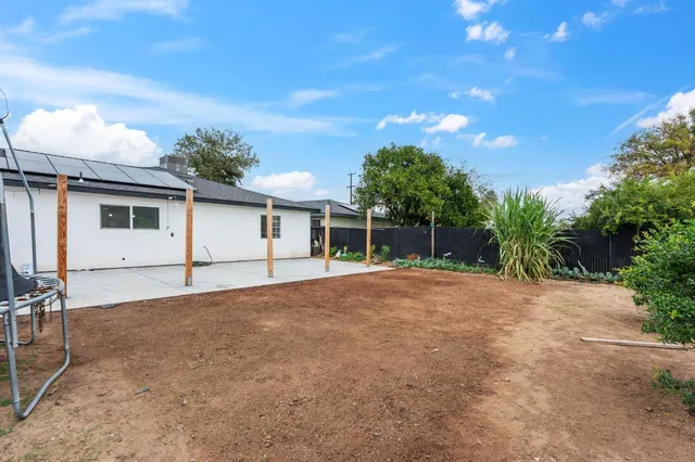 $375,000 | 325 West Lorena Avenue, Fresno, CA 93706