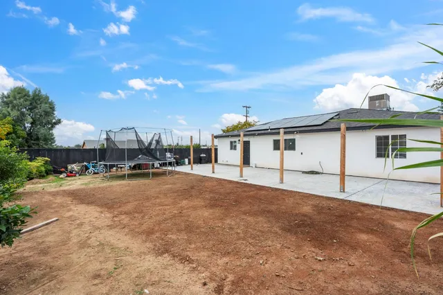 $375,000 | 325 West Lorena Avenue, Fresno, CA 93706