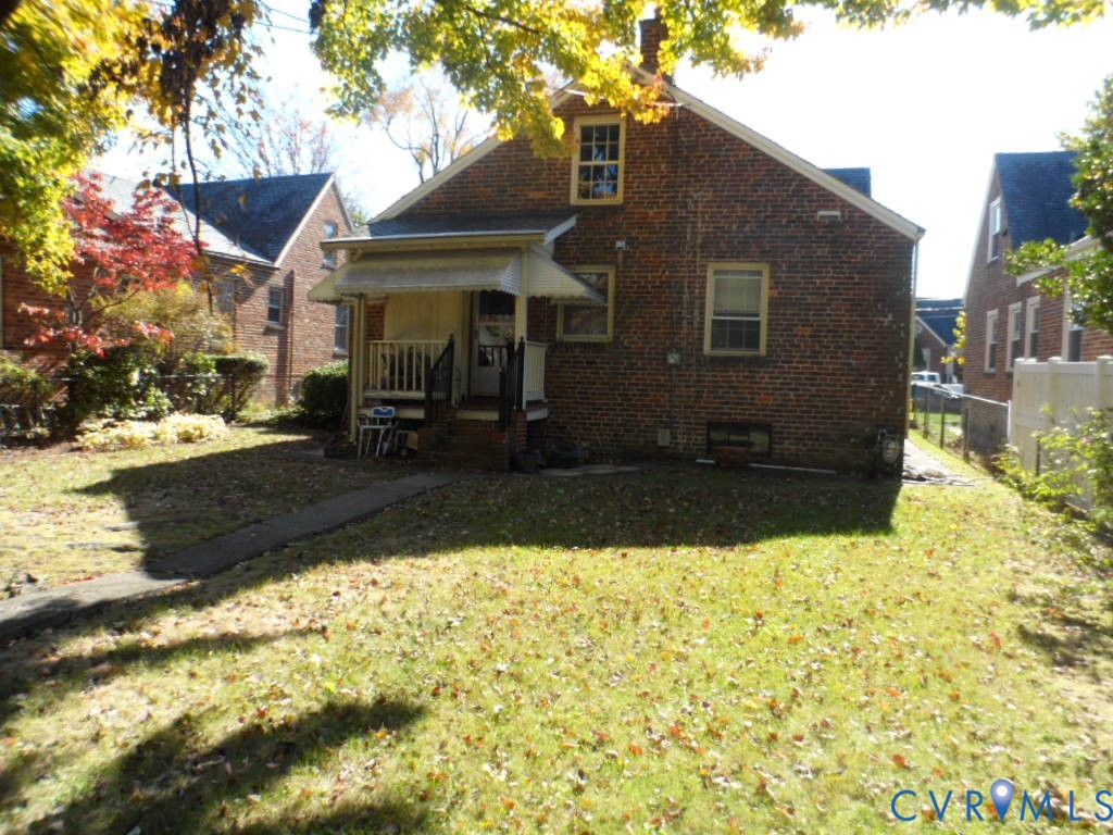 1716 Maple Shade Lane Richmond, VA 23227 - Photo 14 of 14 a front view of house with yard