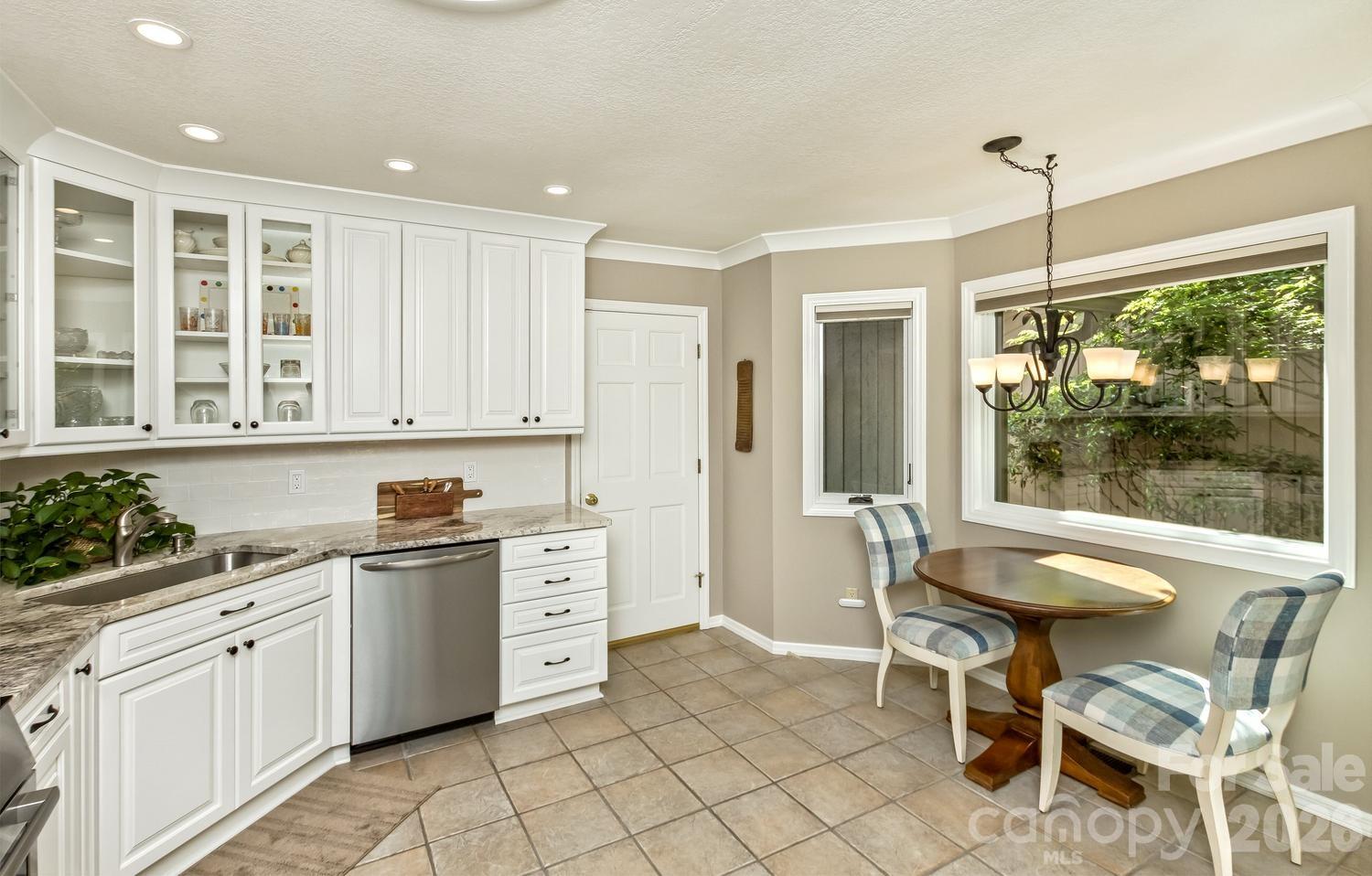 9 Ridge Terrace Asheville, NC 28804 - Photo 4 of 32