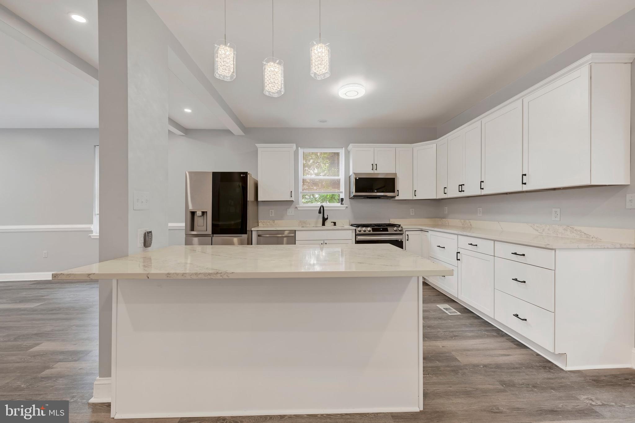 2807 Lawina Road Baltimore, MD 21216 - Photo 11 of 40