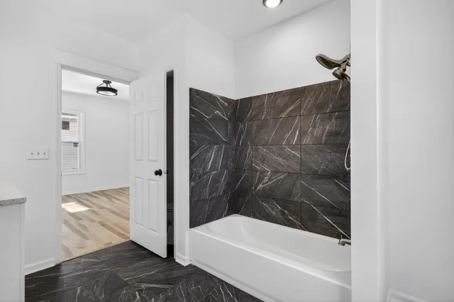 $160,000 | 1111 Loomis Street, Rockford, IL 61102