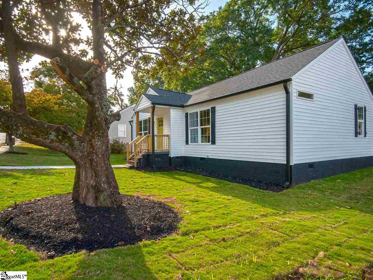 833 North Franklin Road Greenville, SC 29617 - Photo 3 of 36
