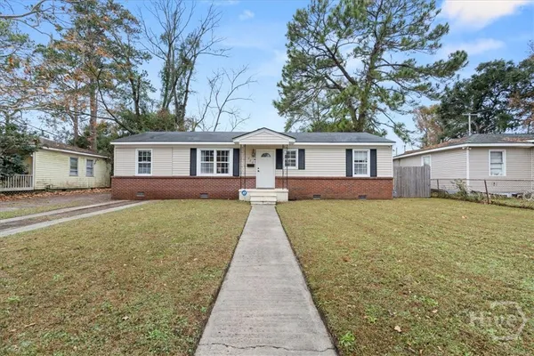 $2,600 | 325 Manor Drive, Savannah, GA 31404