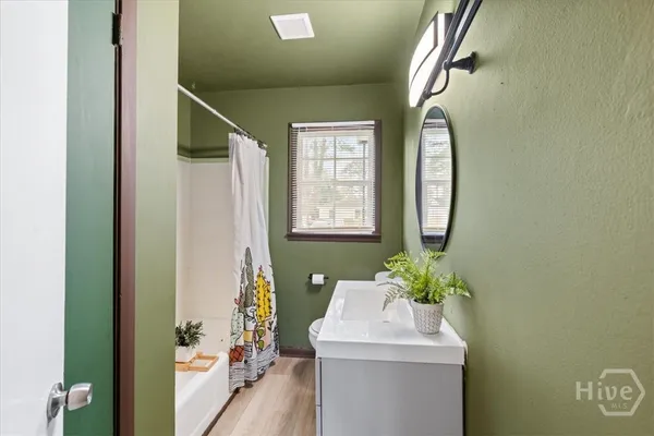 $2,600 | 325 Manor Drive, Savannah, GA 31404