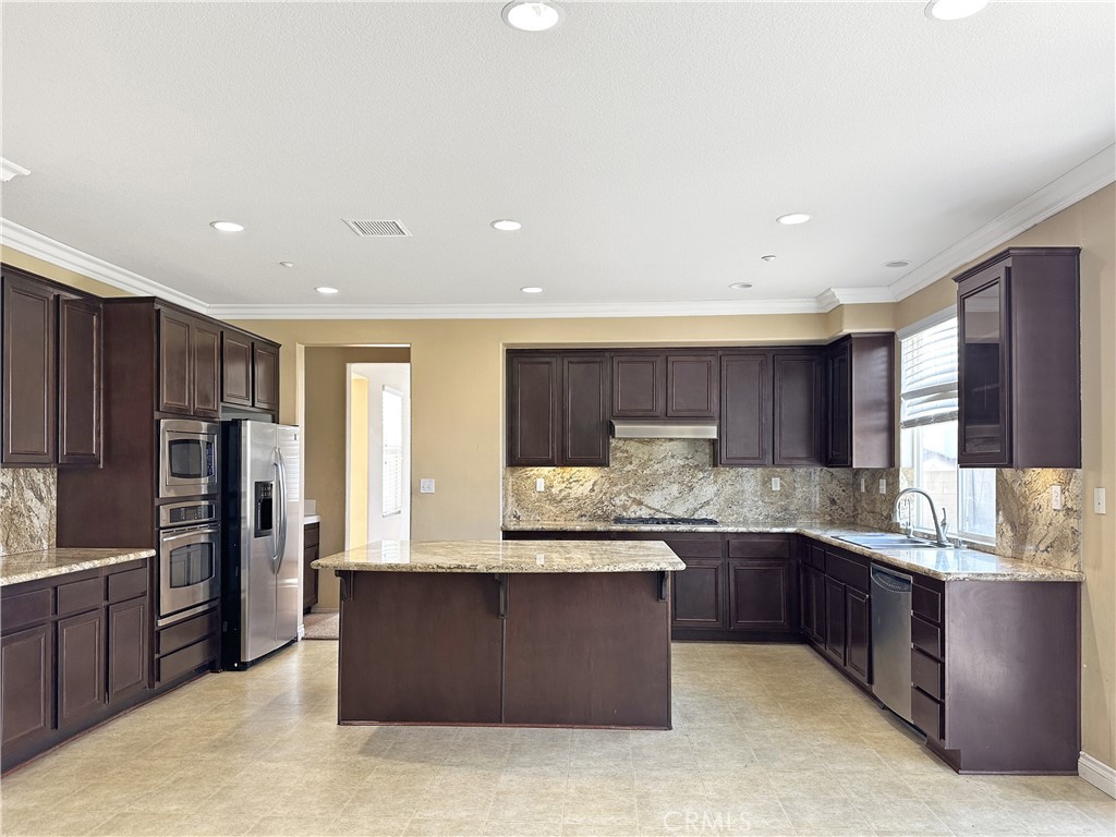 9549 Calico Trail Riverside, CA 92508 - Photo 13 of 34 Kitchen