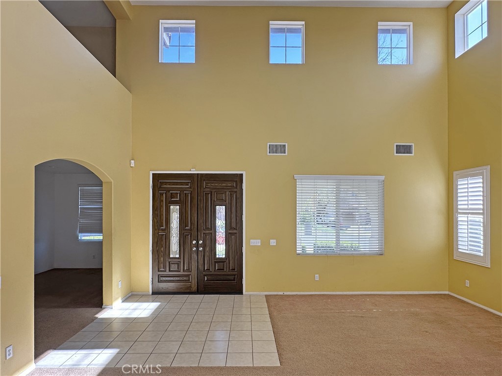 9549 Calico Trail Riverside, CA 92508 - Photo 4 of 34 Living Room