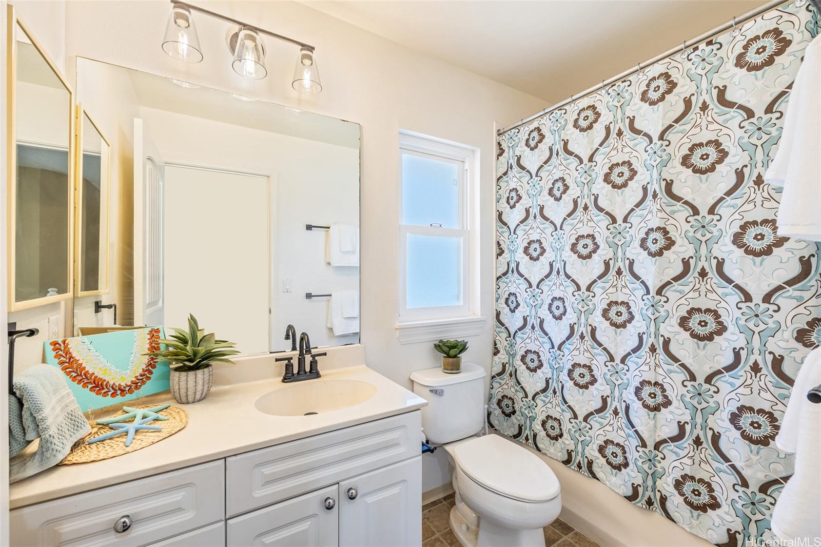 87-2165 Pakeke Street, Unit 59 Waianae, HI 96792 - Photo 16 of 22 Guest Bathroom