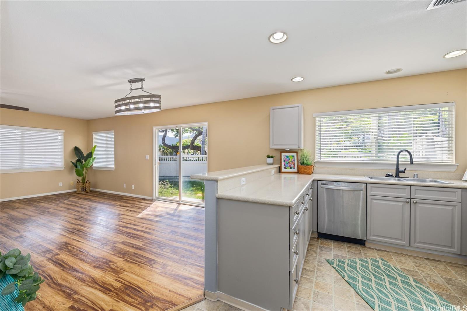 87-2165 Pakeke Street, Unit 59 Waianae, HI 96792 - Photo 6 of 22