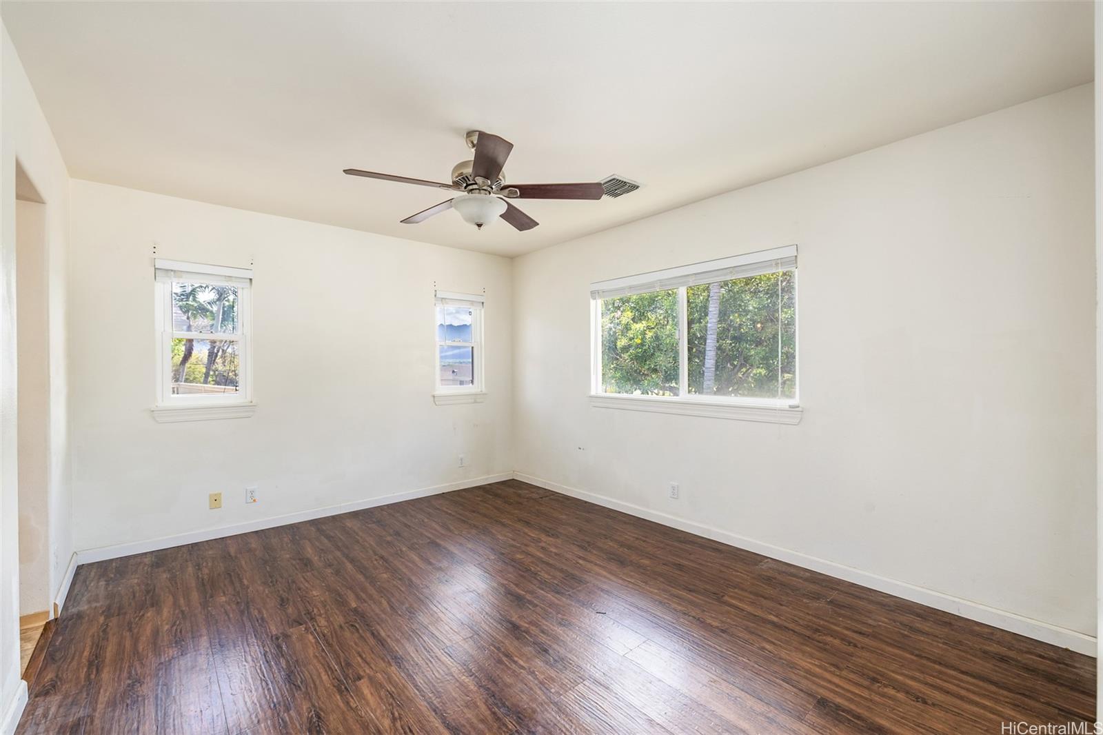 87-2165 Pakeke Street, Unit 59 Waianae, HI 96792 - Photo 9 of 22 Guest Bedroom 1