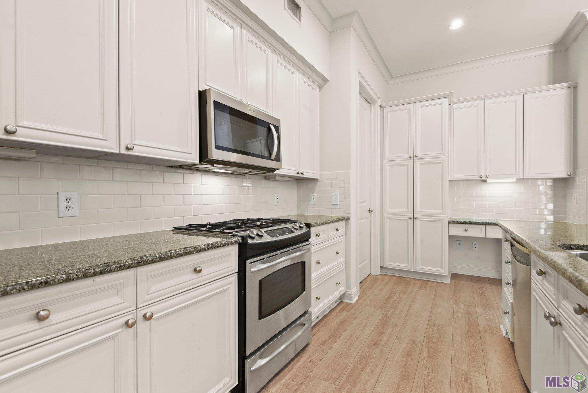 998 Stanford Avenue, Unit 211 Baton Rouge, LA 70808 - Photo 2 of 26
