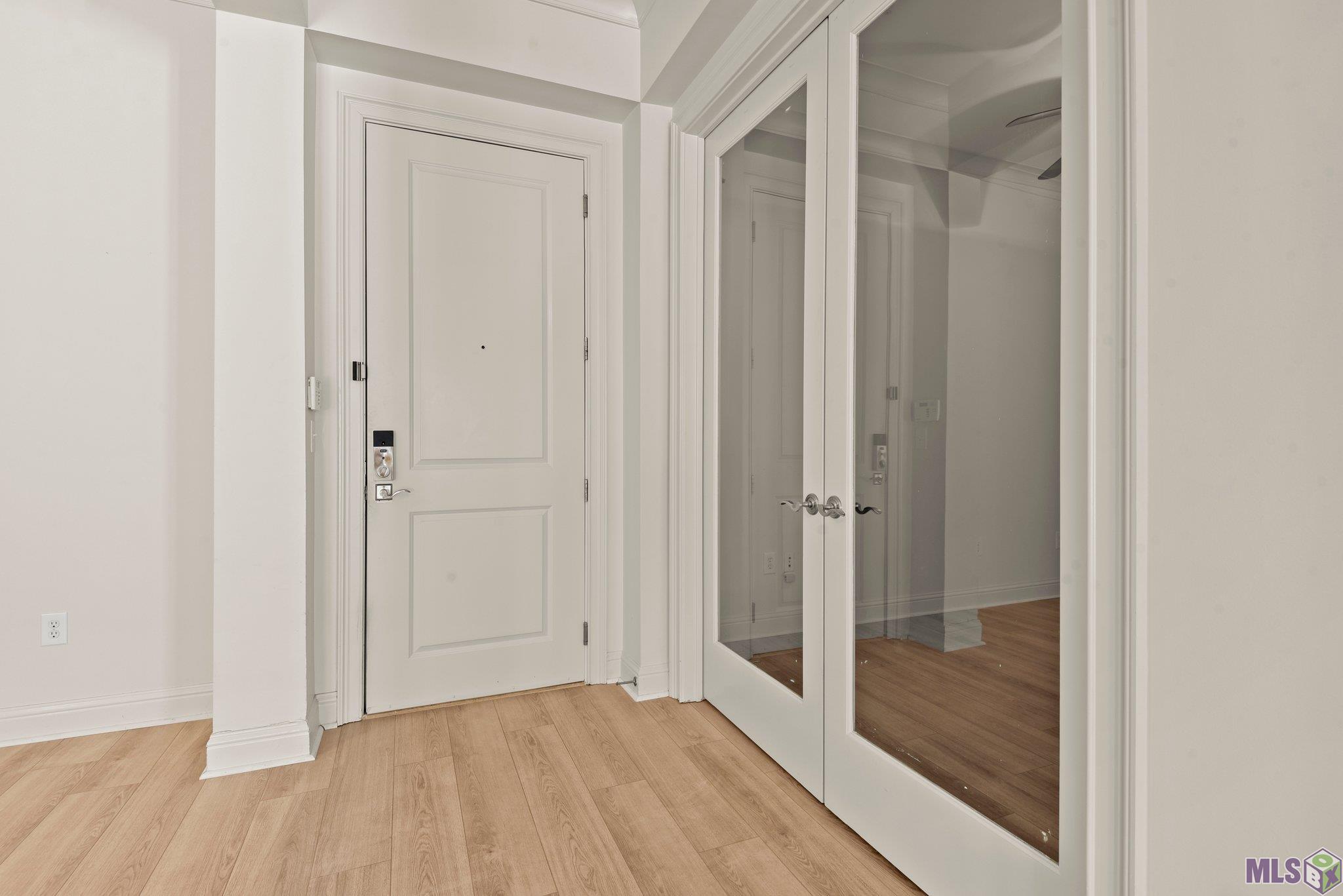 998 Stanford Avenue, Unit 211 Baton Rouge, LA 70808 - Photo 7 of 26 Foyer