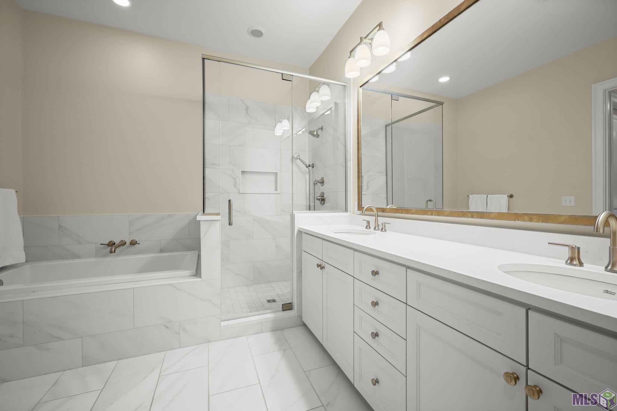 998 Stanford Avenue, Unit 211 Baton Rouge, LA 70808 - Photo 10 of 26 Renovated Primary Bath