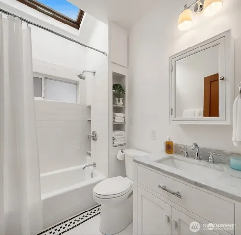 $1,165,000 | 4748 4th Avenue Northeast, Seattle, WA 98105