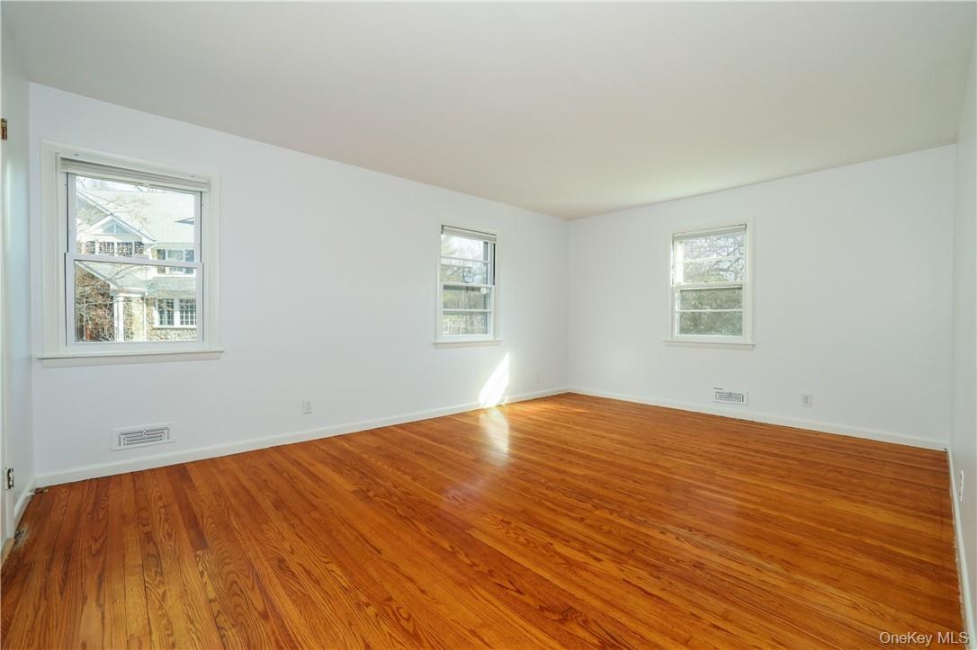 65 Lincoln Road Scarsdale, NY 10583 - Photo 11 of 29 Bedroom