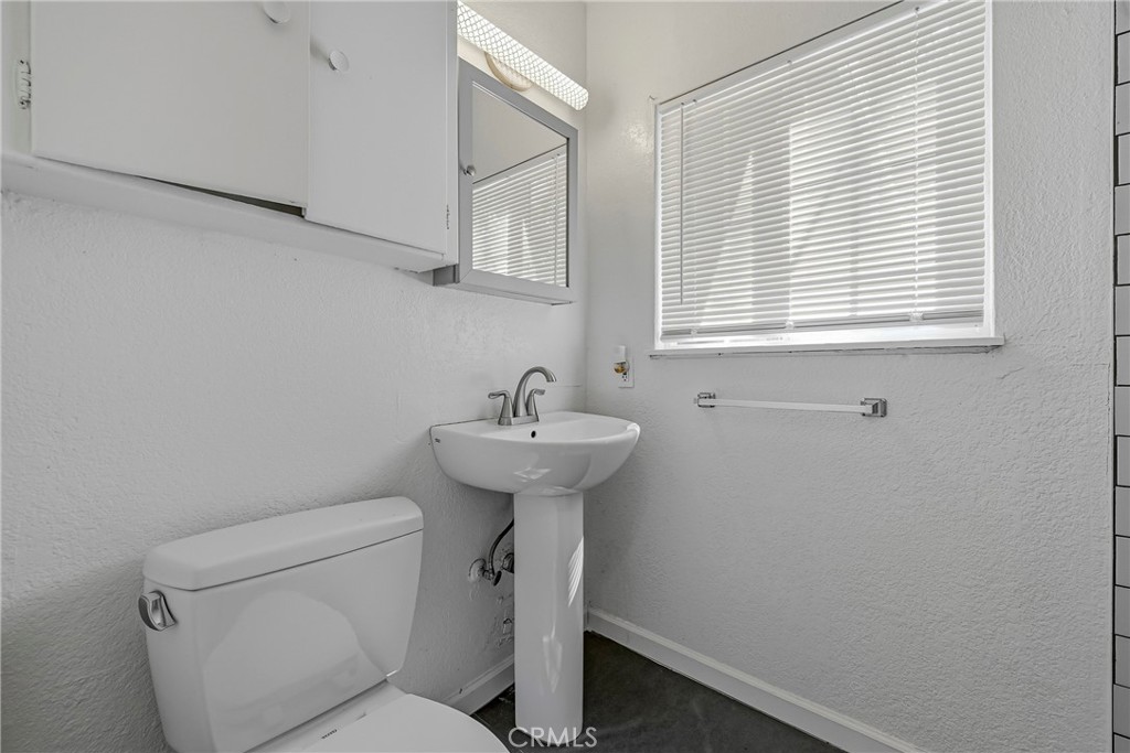 236-238 West 22nd Street Merced, CA 95340 - Photo 30 of 48