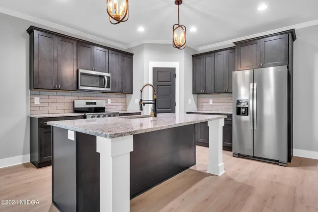 $399,900 | 417 Lakeview Place, Macon, GA 31211