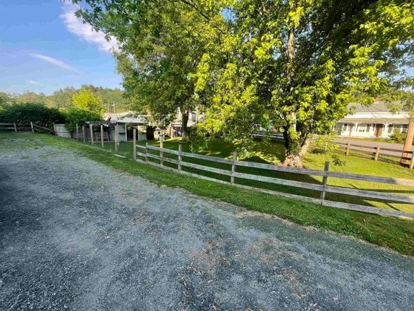 $299,999 | 37 Maple Street, Bradford, VT 05033