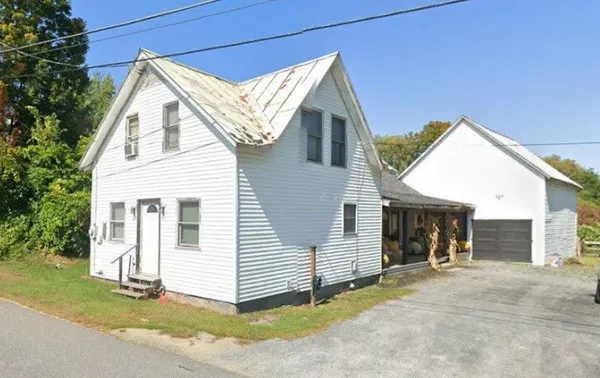 $299,999 | 37 Maple Street, Bradford, VT 05033