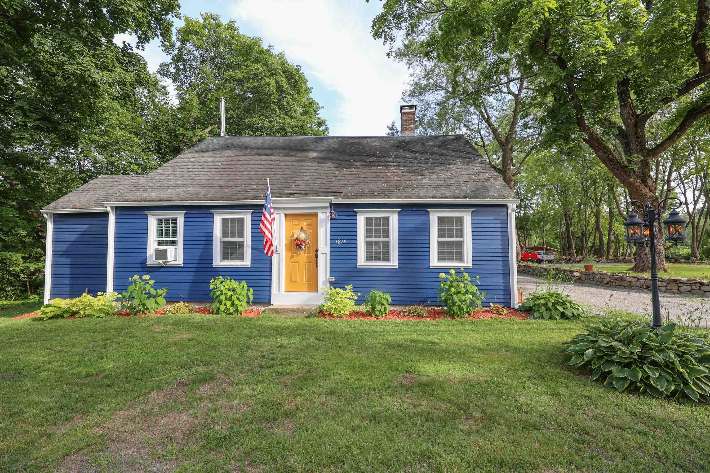 1279 Hopkinton Road Hopkinton, NH 03229 - Photo 2 of 40