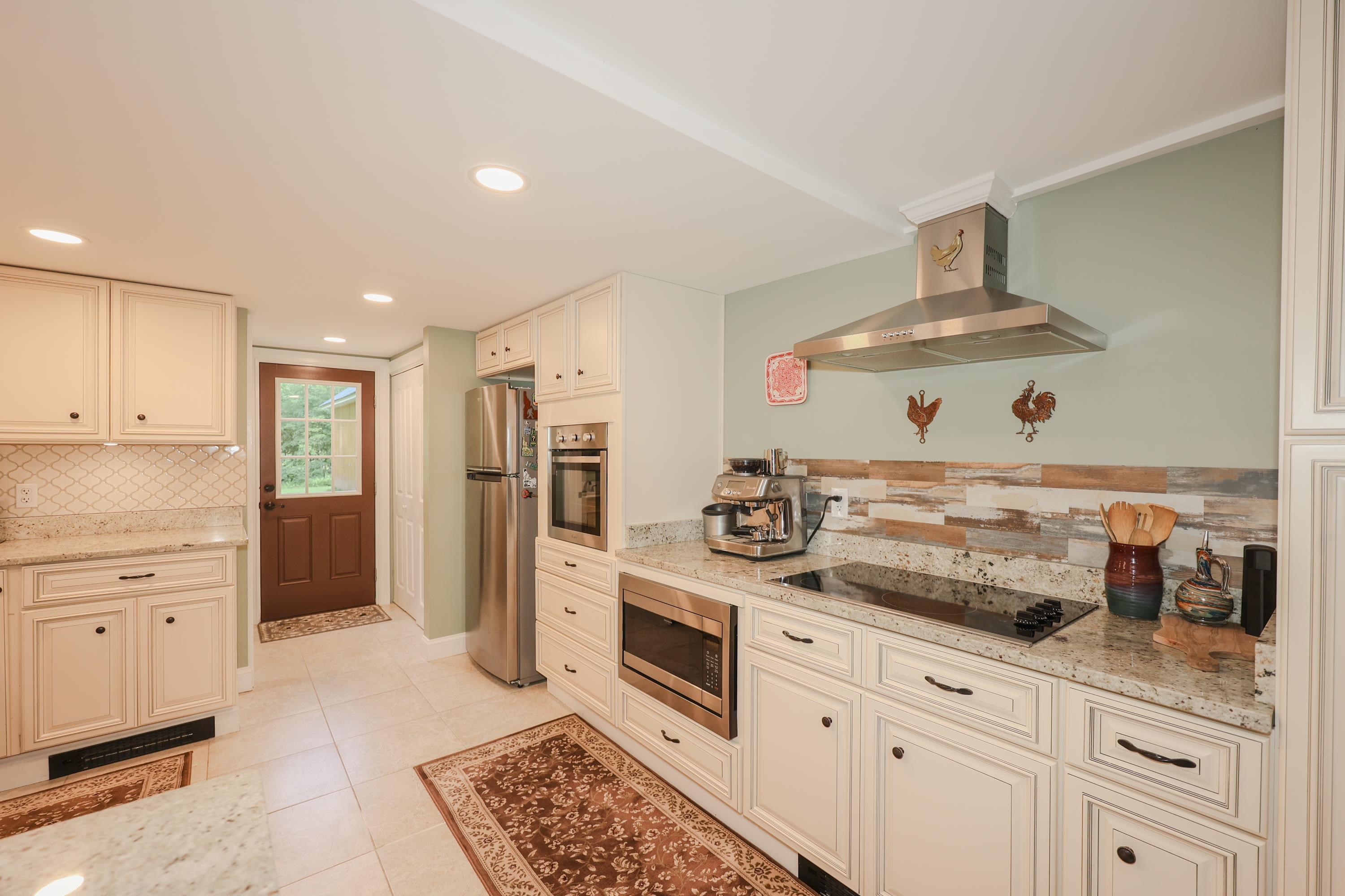 1279 Hopkinton Road Hopkinton, NH 03229 - Photo 38 of 40