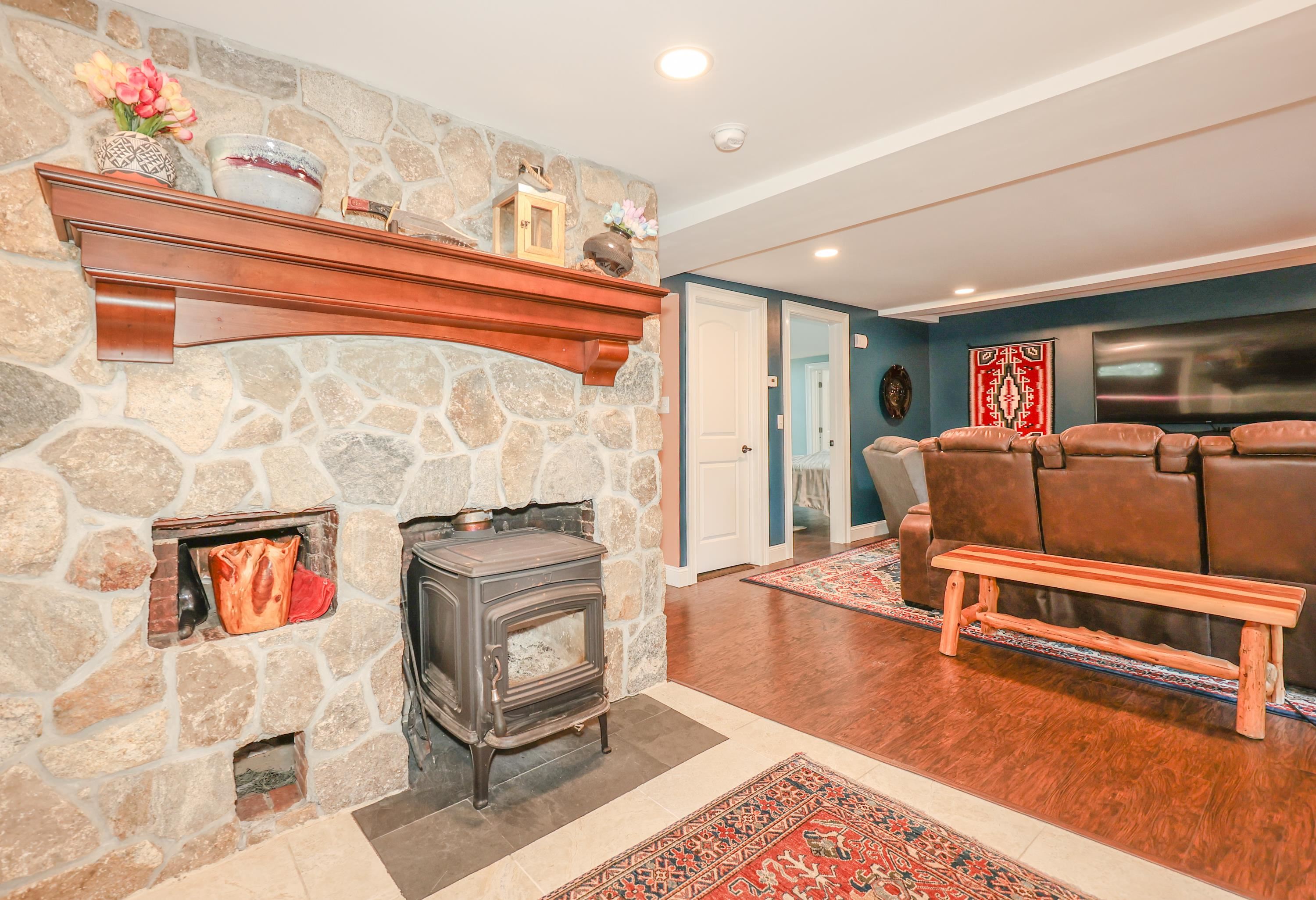 1279 Hopkinton Road Hopkinton, NH 03229 - Photo 4 of 40
