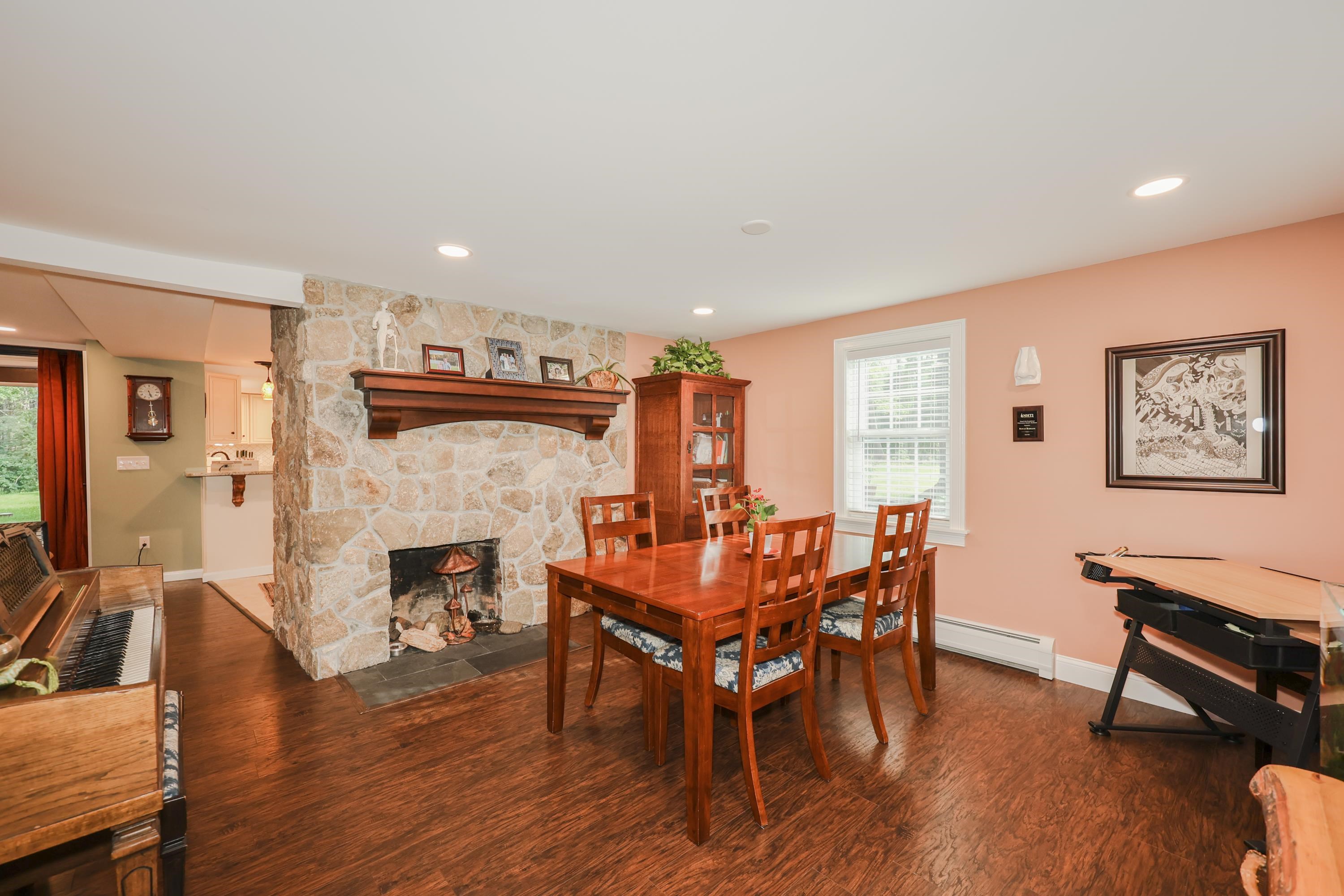 1279 Hopkinton Road Hopkinton, NH 03229 - Photo 5 of 40