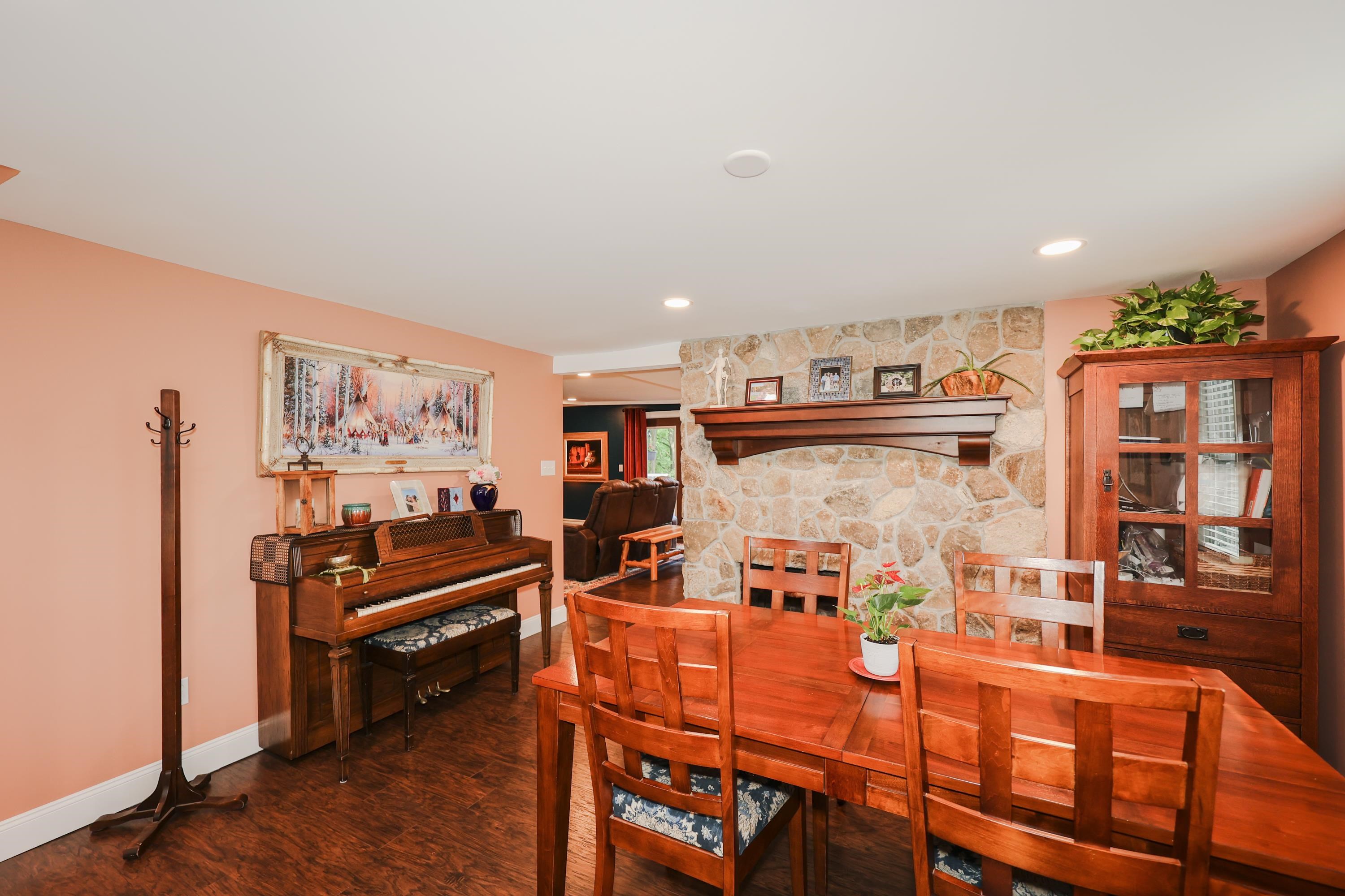 1279 Hopkinton Road Hopkinton, NH 03229 - Photo 6 of 40