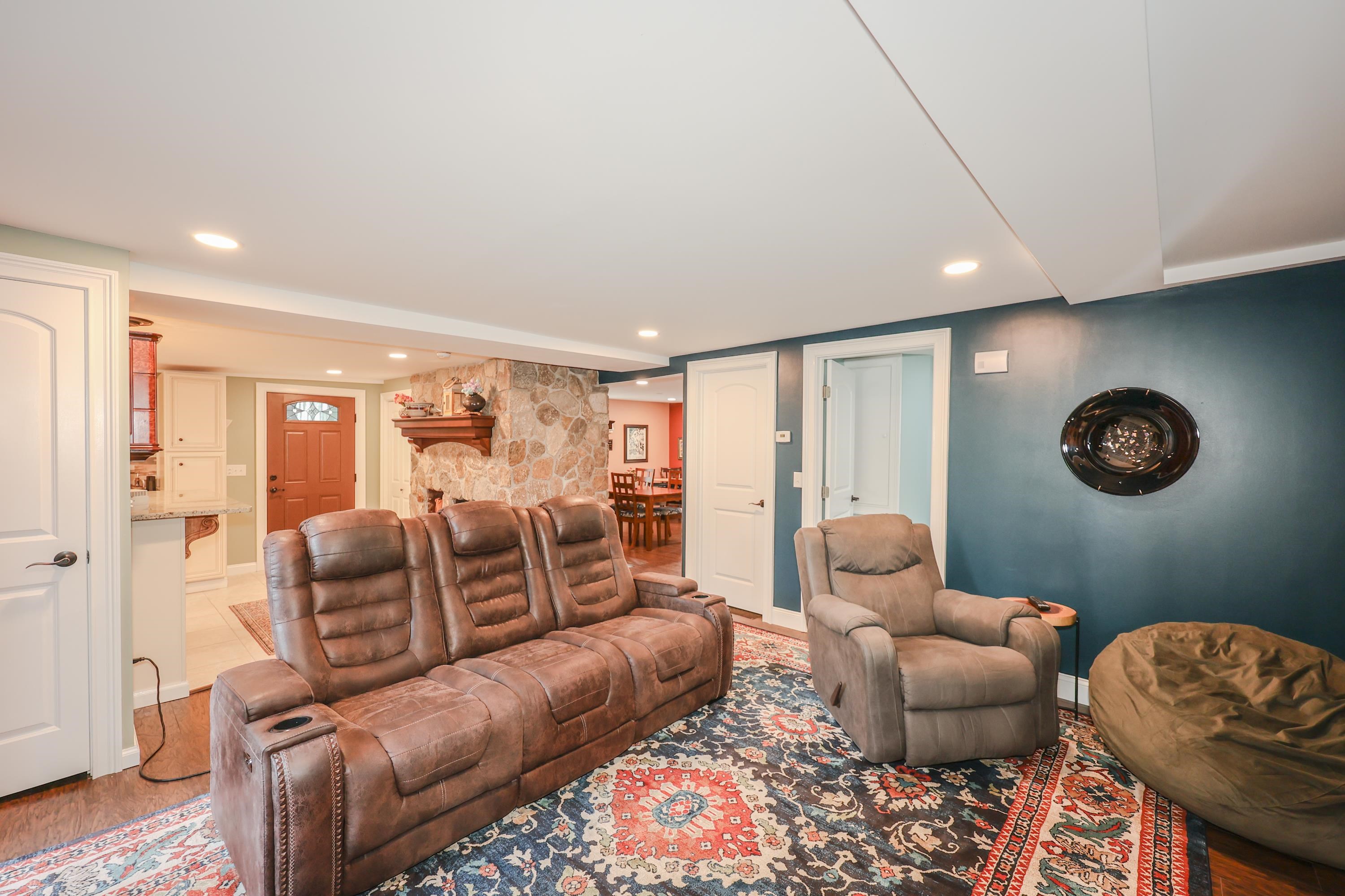 1279 Hopkinton Road Hopkinton, NH 03229 - Photo 10 of 40
